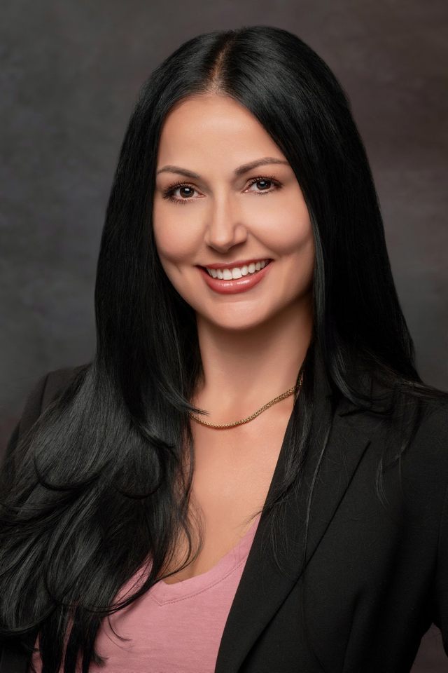 Kristen Bubis, Paralegal and Office Manager